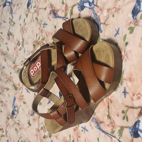 pop Shoes - Pop wedges